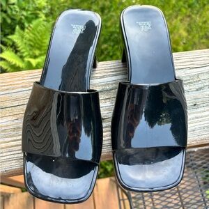 Women’s black heels